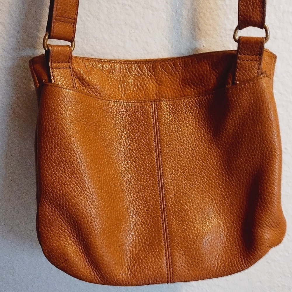 Fossil Brown Leather Crossbody Pebble Bag - Picture 13 of 16